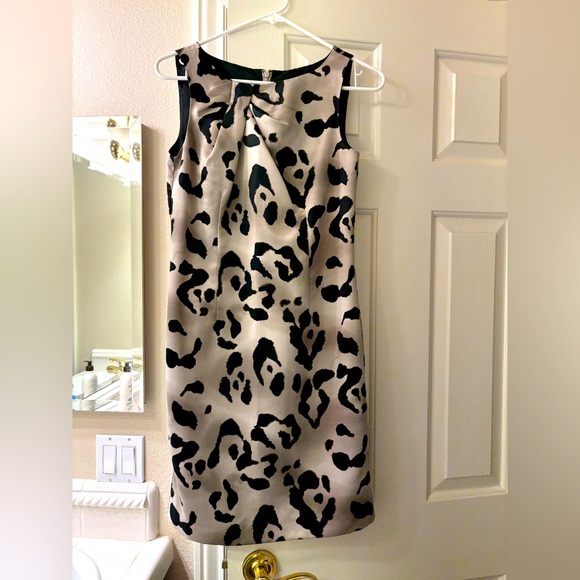 🛍️ Ann Taylor Silky Leopard Print Sheath Dress!! 🛍️ - Picture 5 of 8